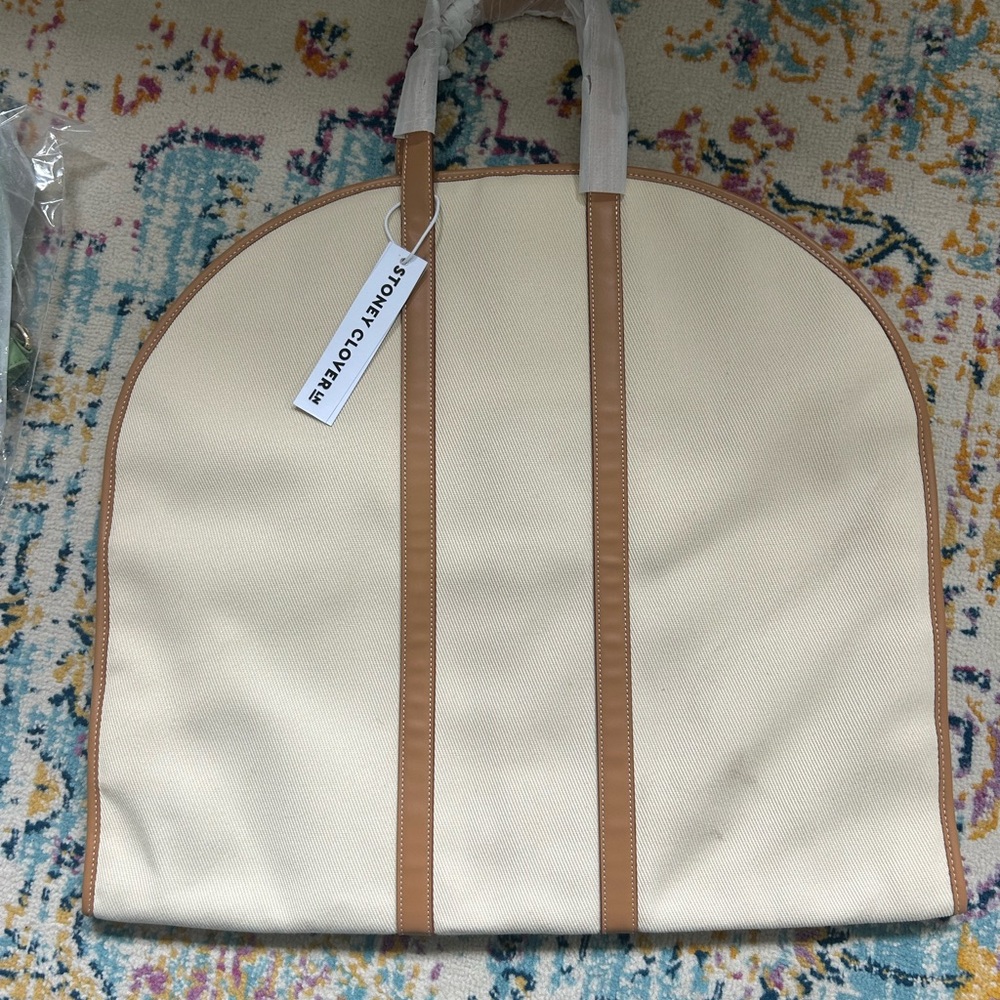 Stone Clover Cream & Tan Garment Bag